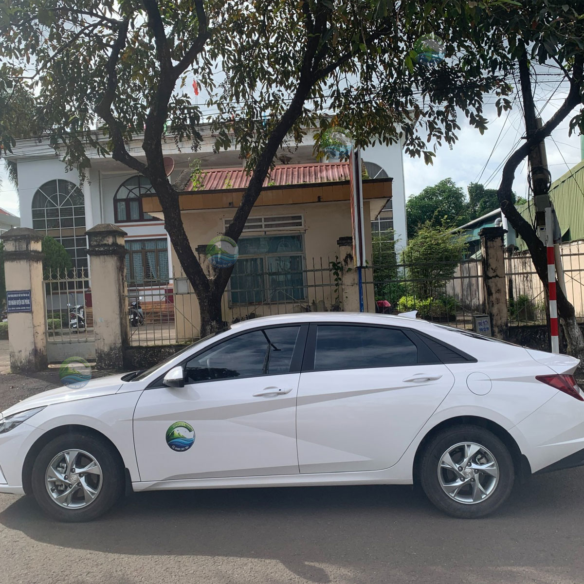 xe-hợp-đồng-4-chỗ-GiaLai81Travel